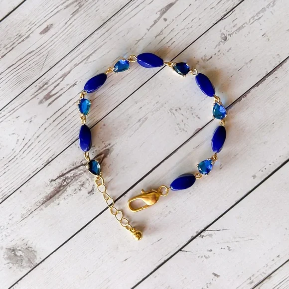 Blue glass and rhinestone Jewelry Set, gold tone, bracelet and earring set, gift - Picture 4 of 8